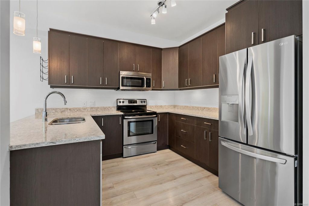 listing image 16045218436065274129