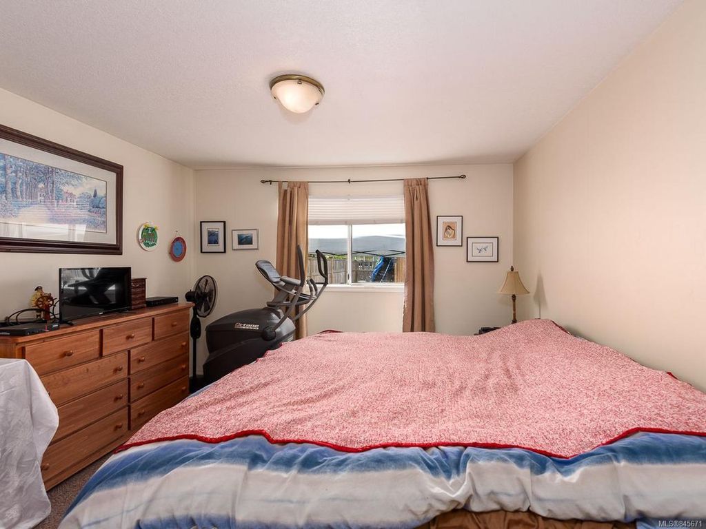 listing image 16049735796254730952