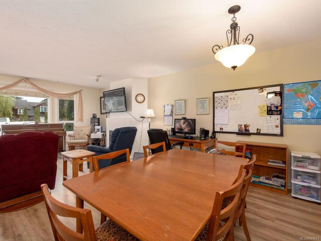 listing image 16040050072205542477