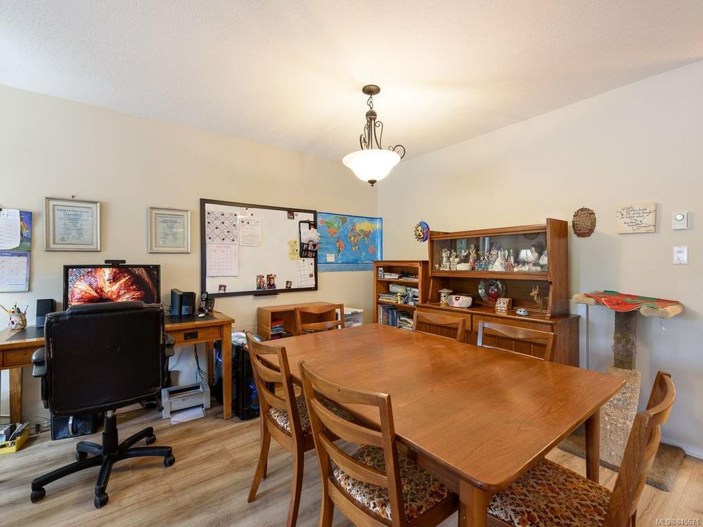 listing image 16040897323186744731