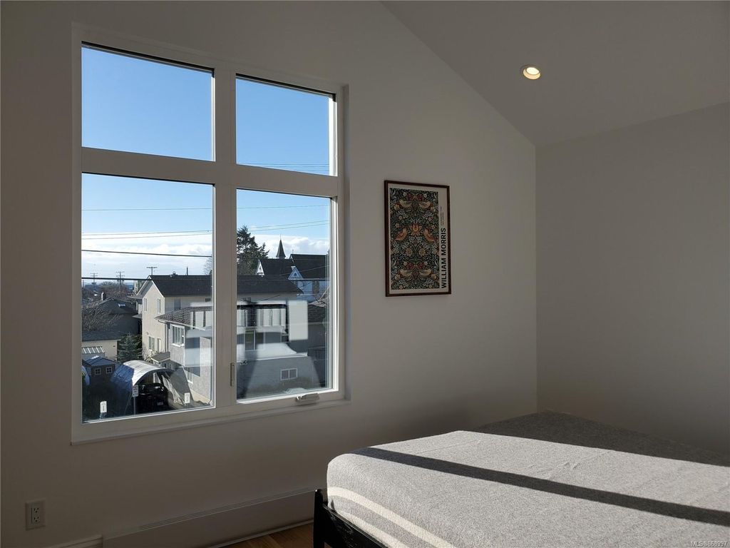 listing image 16047076229238040346