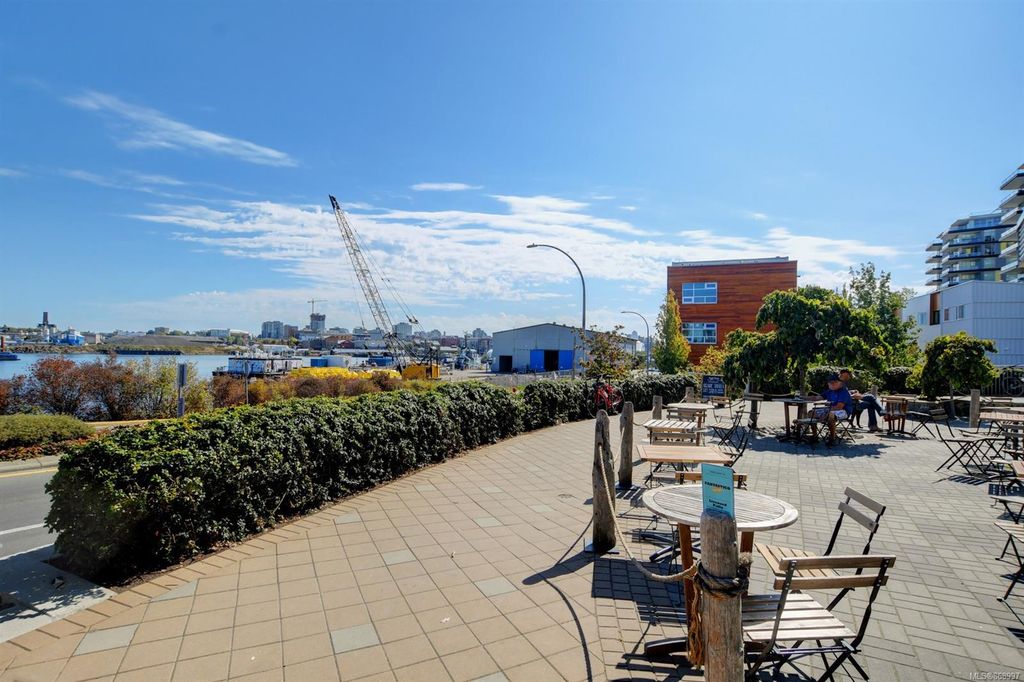 listing image 16049483015337091726