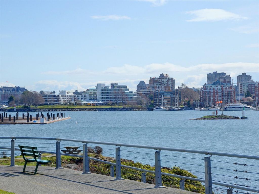 listing image 16045171053816813279