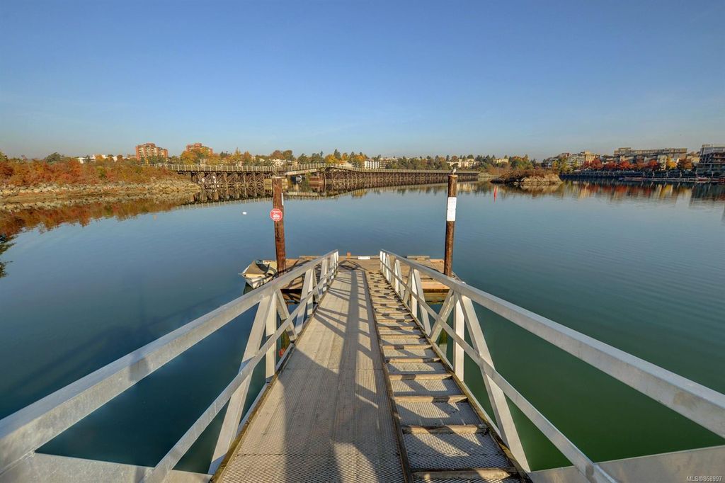 listing image 16045801751508862461