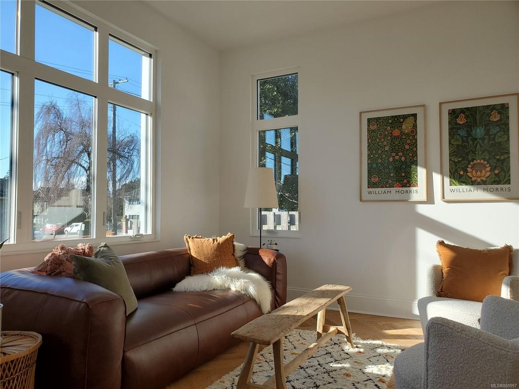 listing image 16045537545167878497