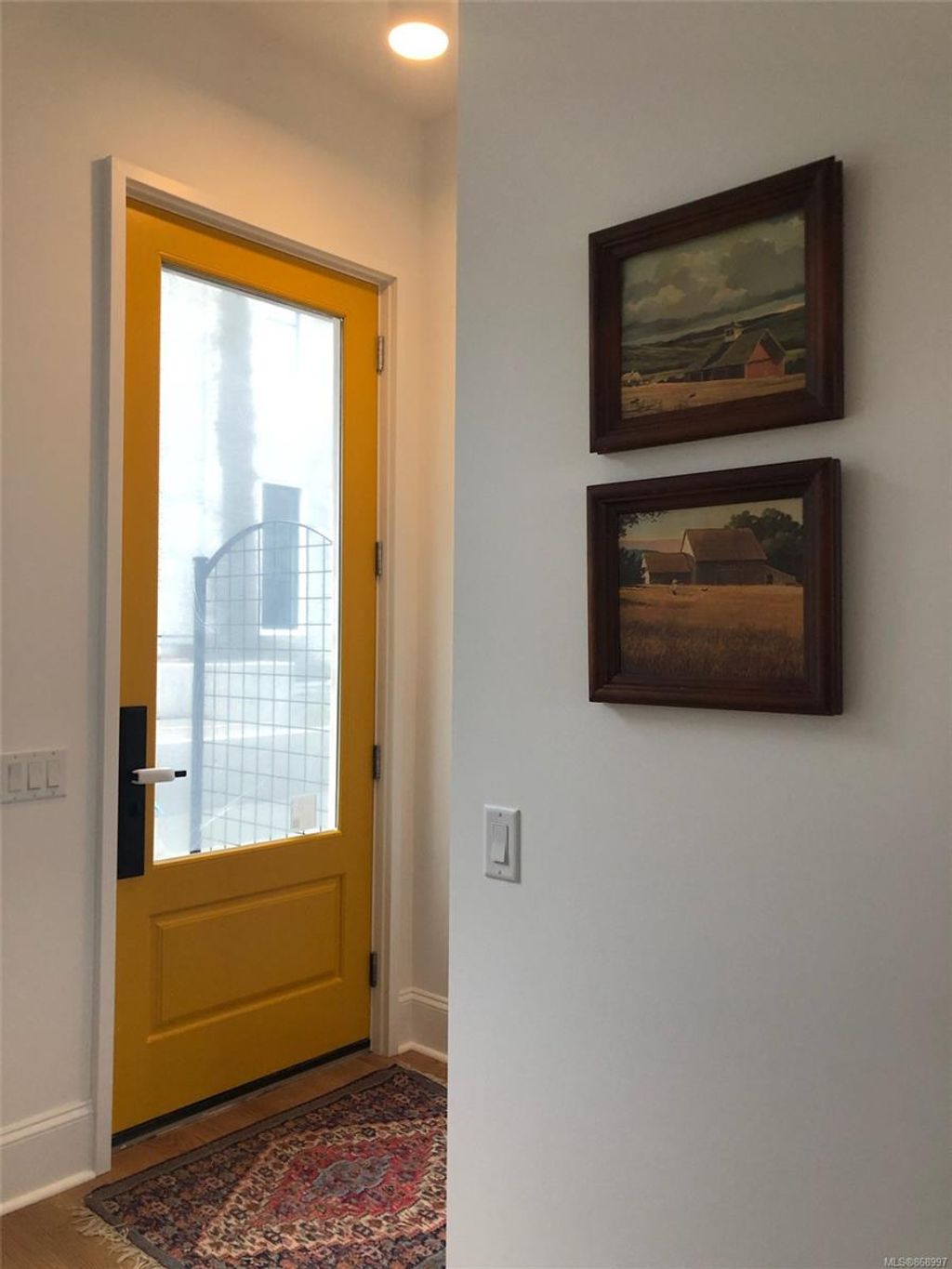 listing image 16043420599924309448