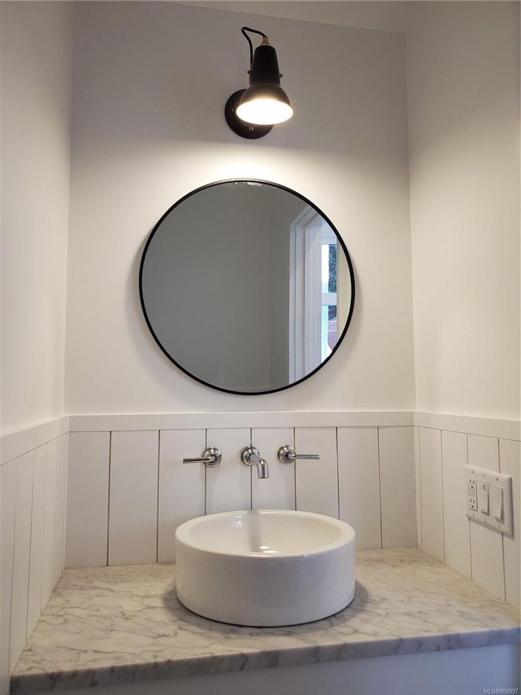 listing image 16040929387333289294