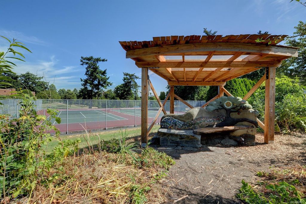 listing image 16048841515793756043