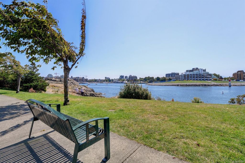 listing image 16046127207380015680