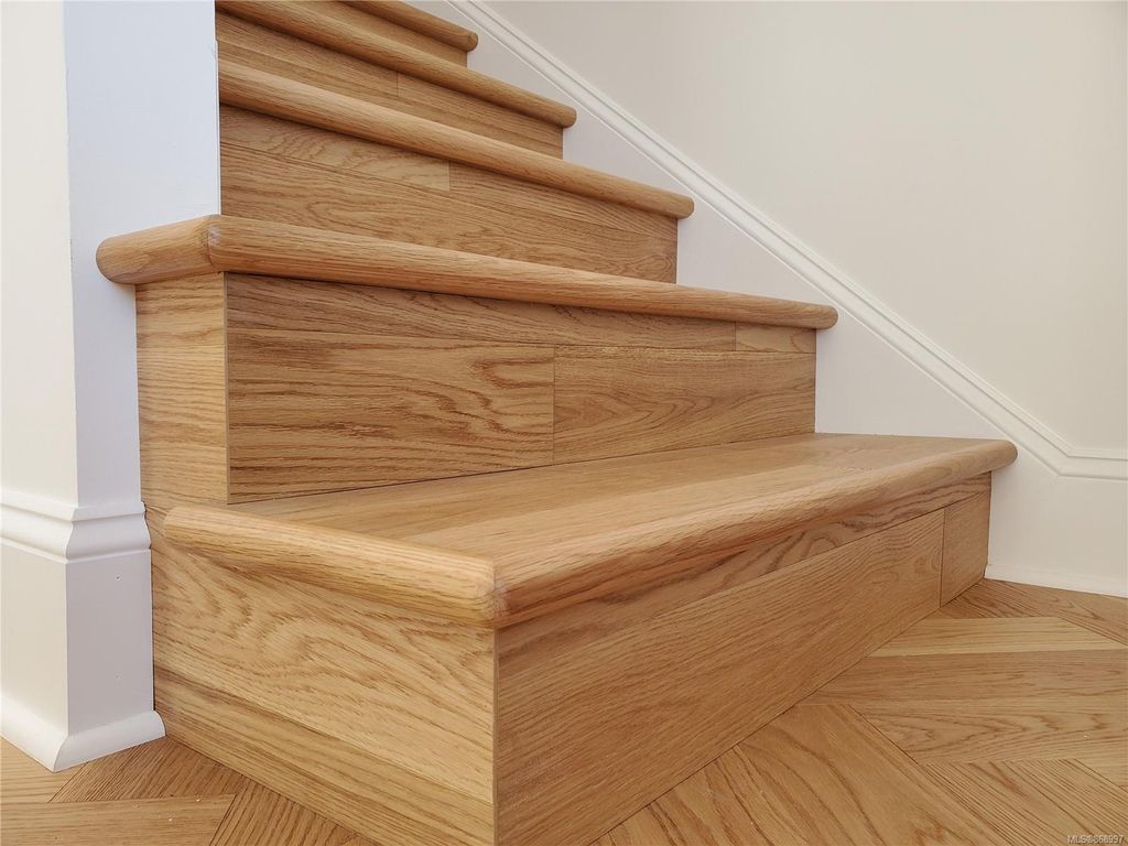 listing image 16046543855436130311