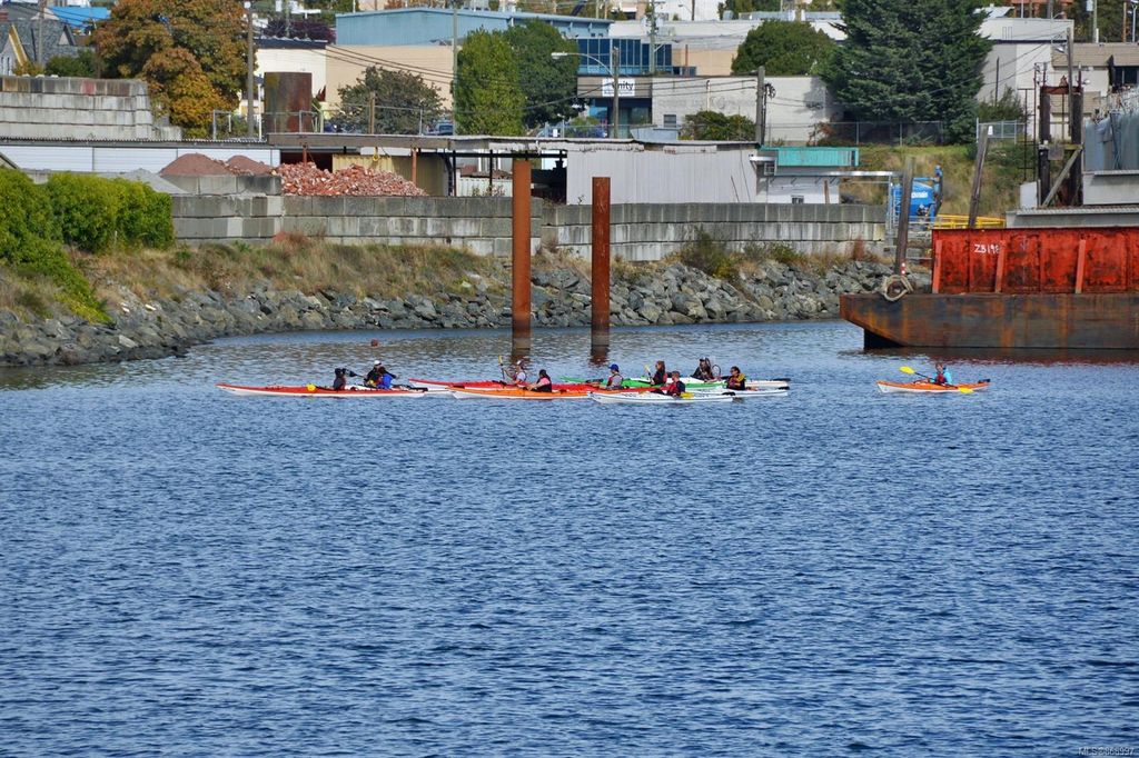 listing image 16040546828847417360