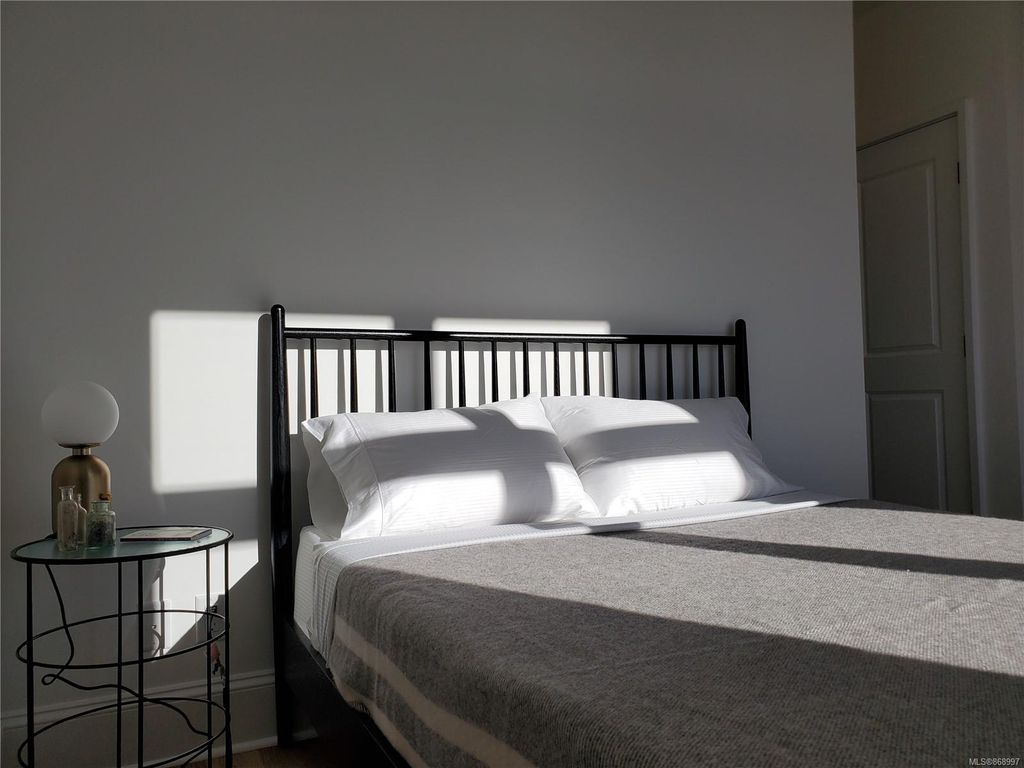 listing image 16043141550664152319