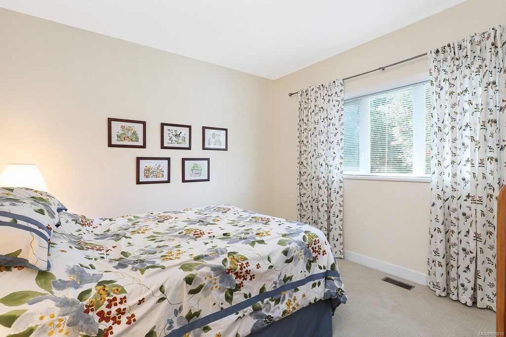 listing image 16045494775991599800