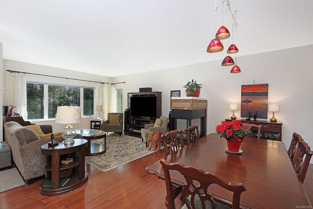 listing image 16044848485789287071