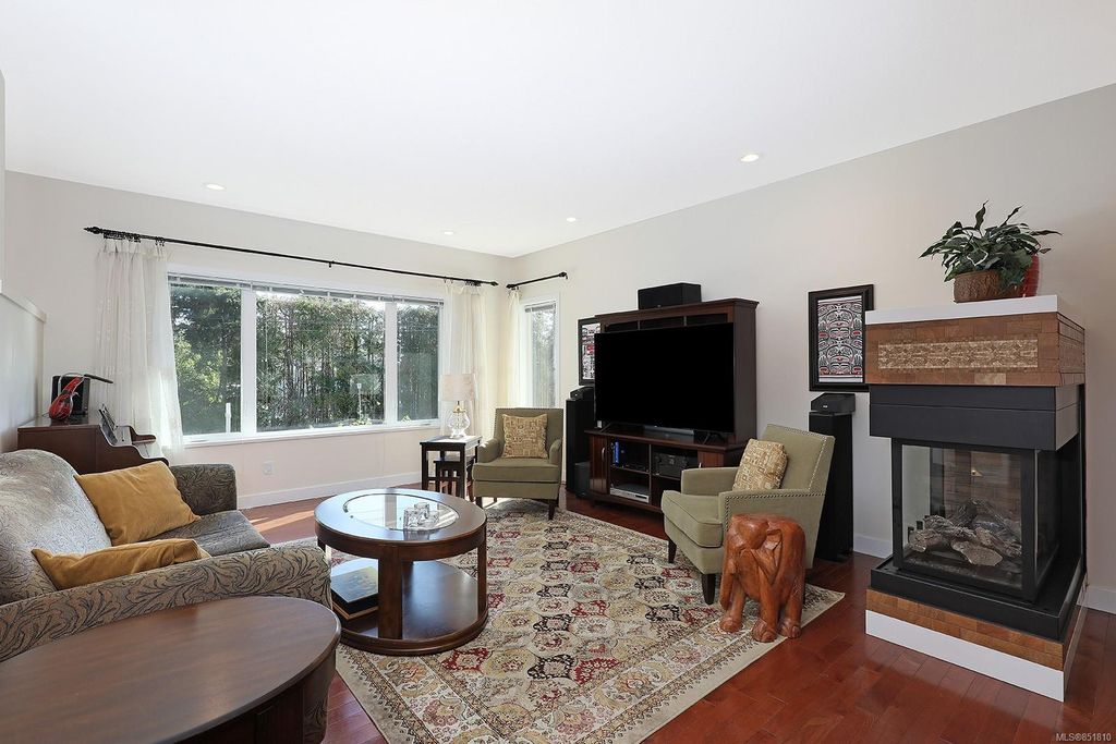 listing image 16047997938381124061