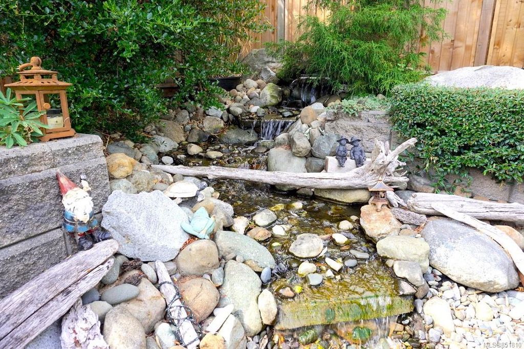 listing image 16049289215780383544