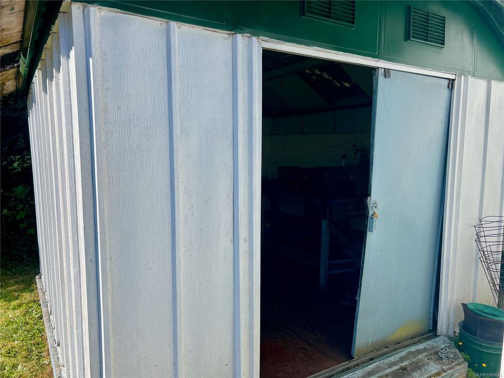 listing image 16047301236723474153