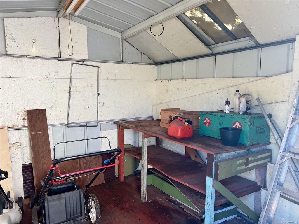 listing image 16044643643084584102