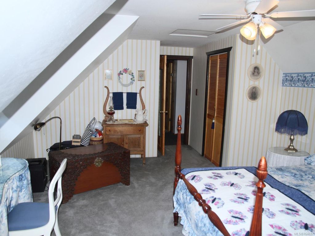 listing image 16041620639485172906