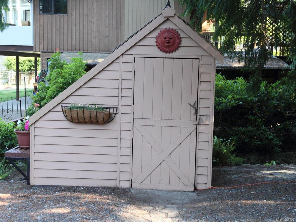 listing image 16048553155092188598