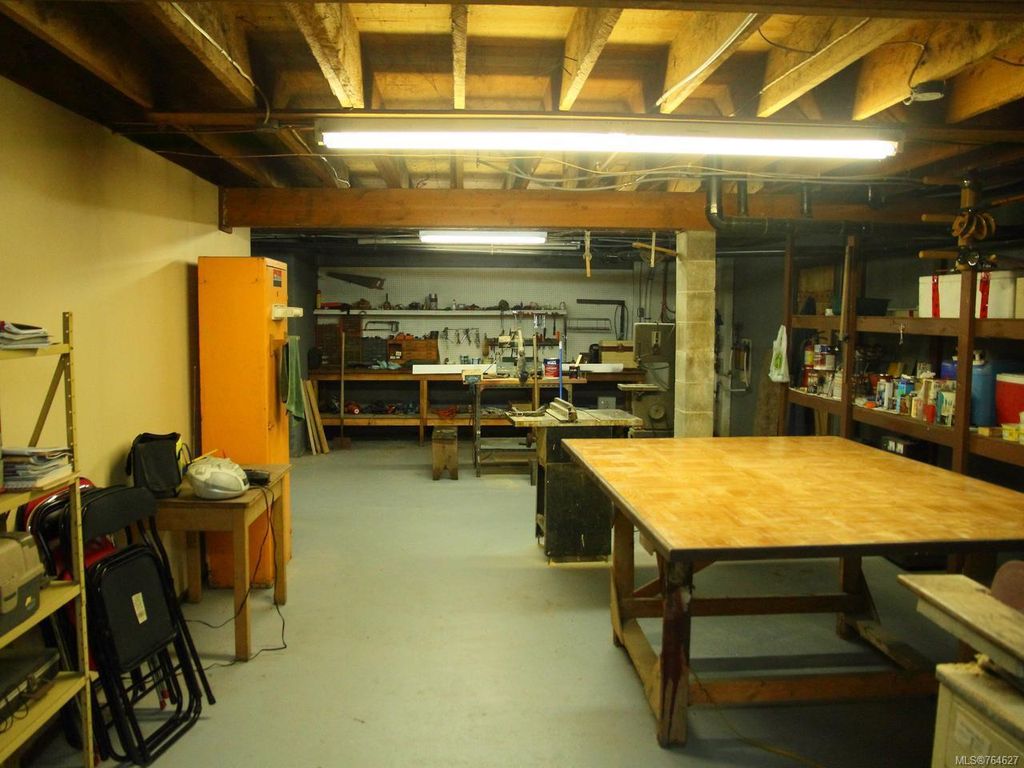 listing image 16042896879307318197