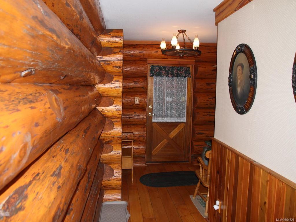 listing image 16044089142346890273