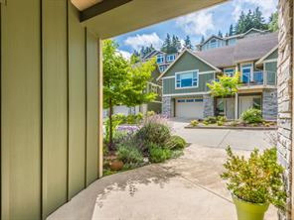 listing image 16044057028935