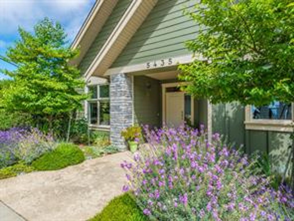 listing image 16042833932173