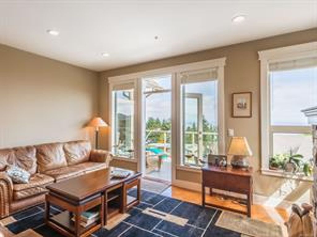 listing image 16042157078620