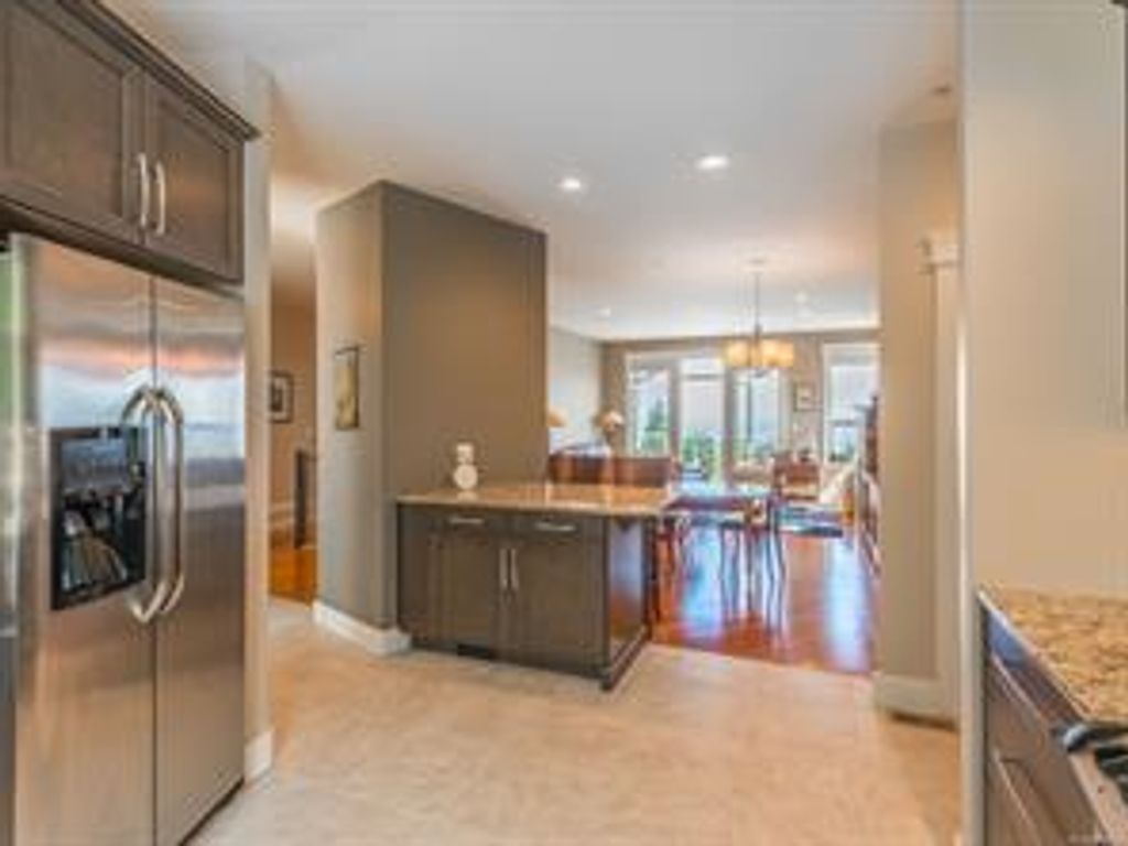 listing image 16041001053750