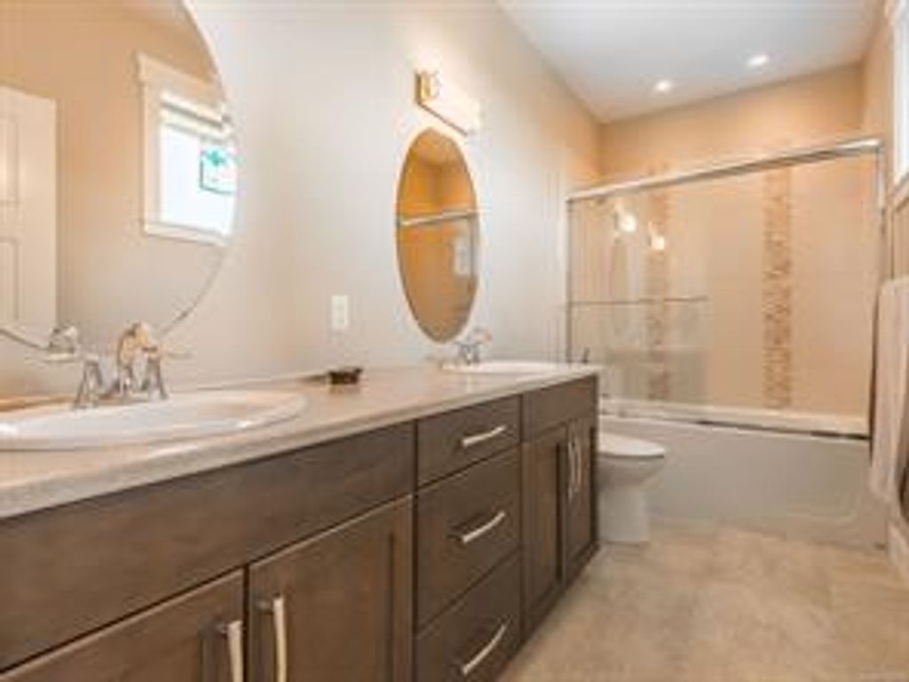 listing image 16041694170352