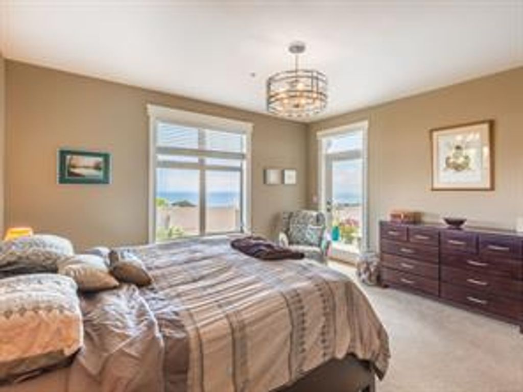 listing image 16043570862284