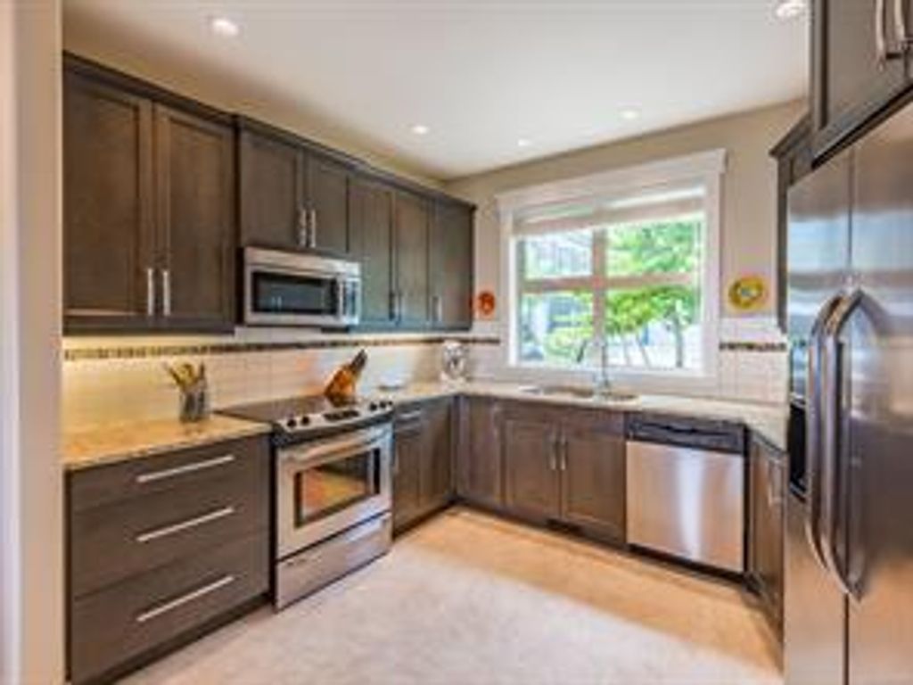 listing image 16041673274408