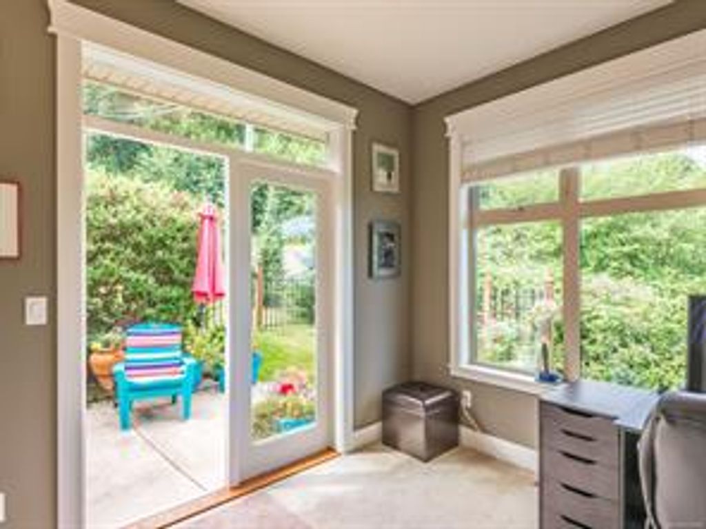 listing image 16043390773724