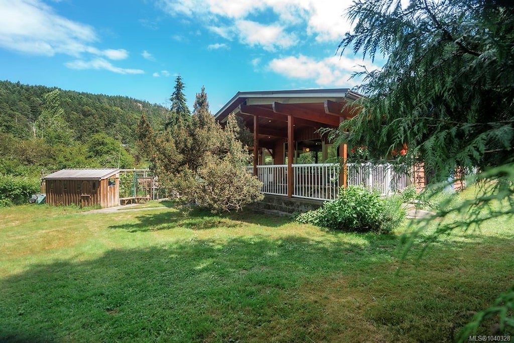 205 EAST POINT RD, SATURNA ISLAND, BC V0N 2Y0 - Image 2673223416.jpeg?d=l
