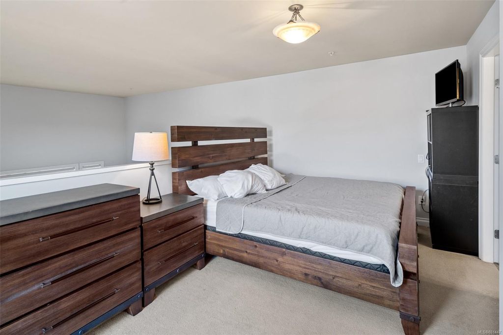 listing image 16049206844602138464