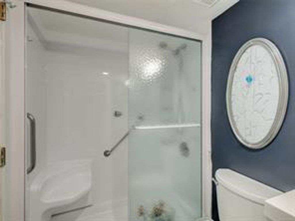 listing image 16046223200235608660