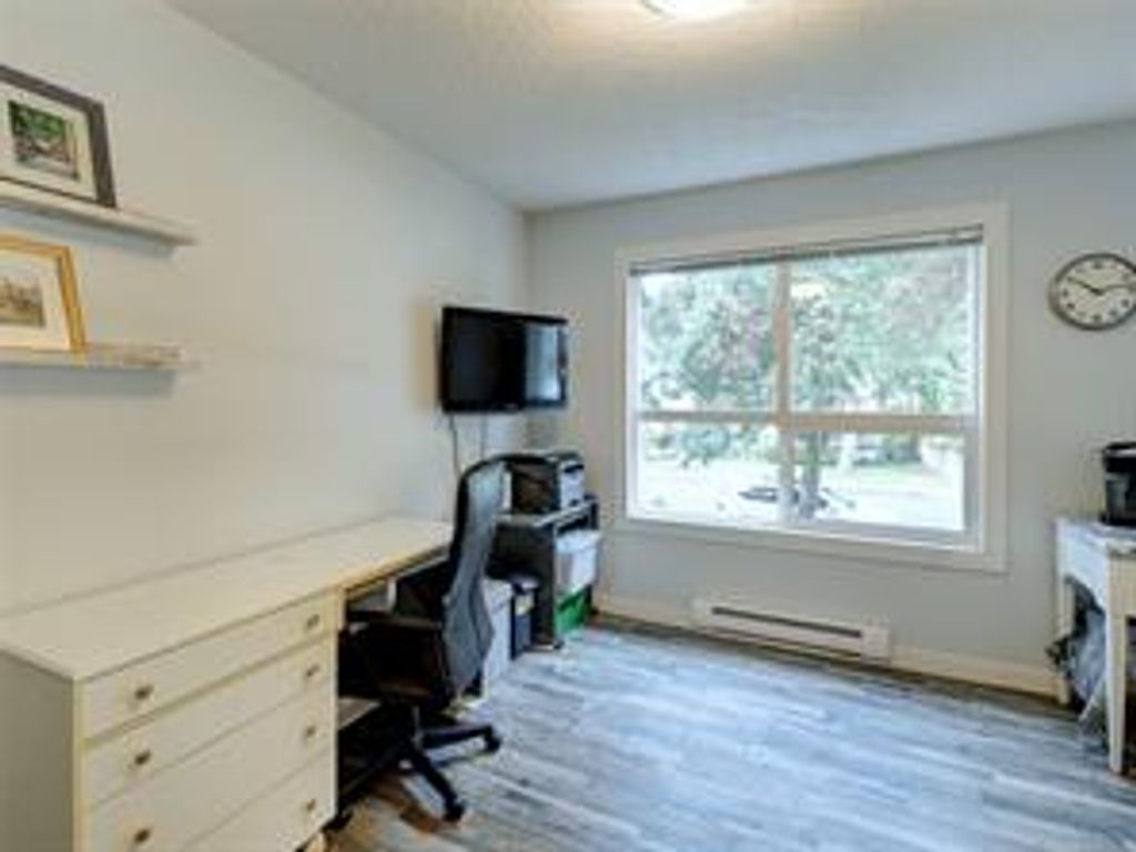 listing image 16041623199334869137