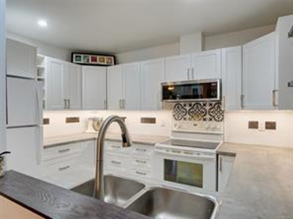 listing image 16049629715185770396