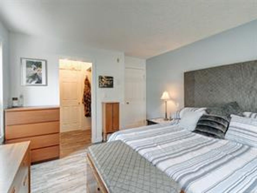 listing image 16040711289306011177