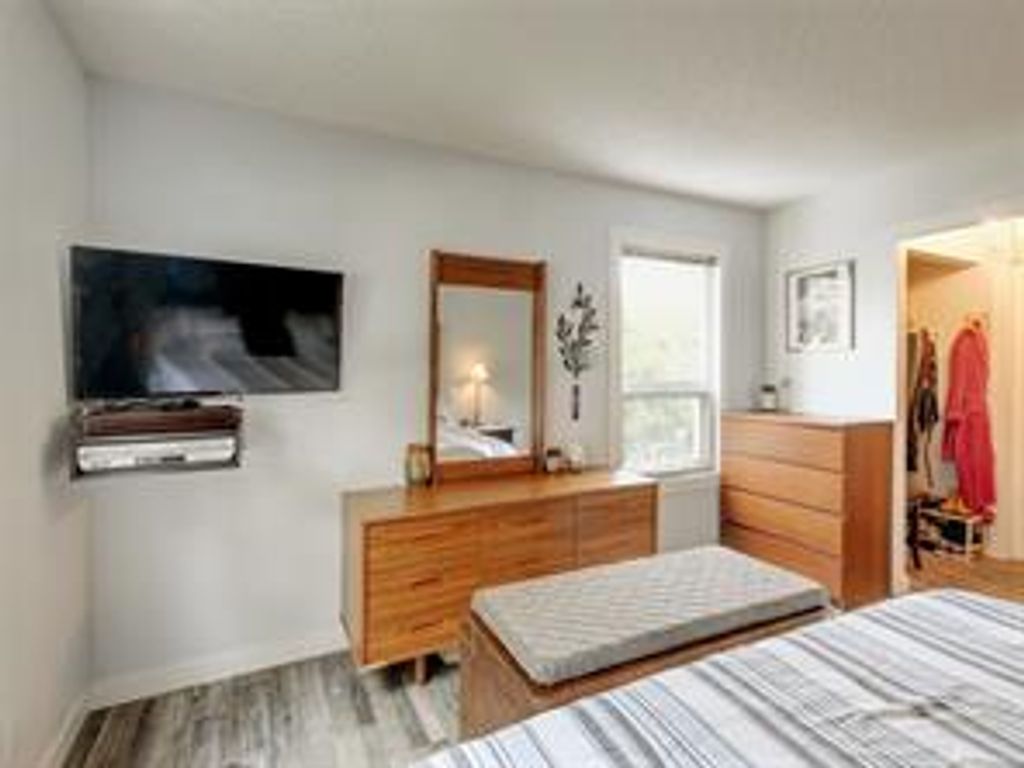 listing image 16042874408011553734