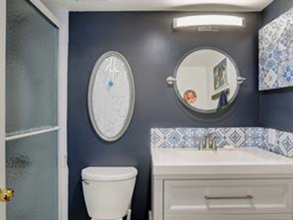 listing image 16049361368336613451