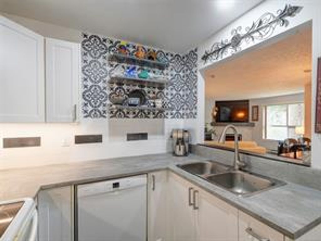 listing image 16042800201284477567