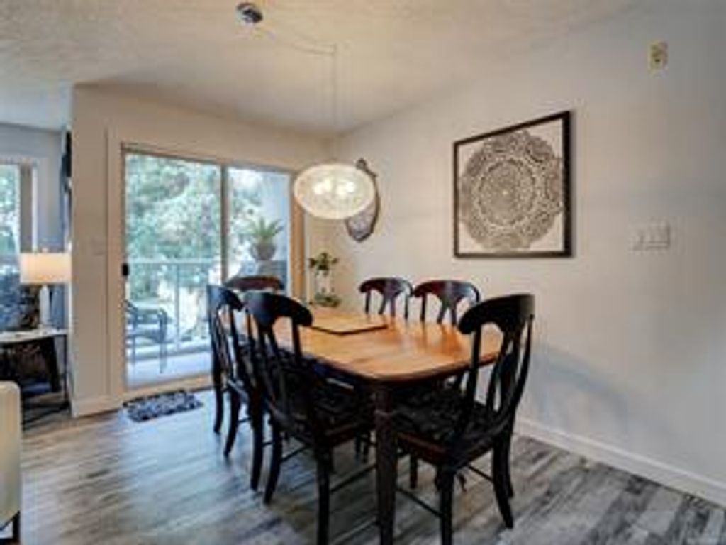 listing image 16046300794528168513