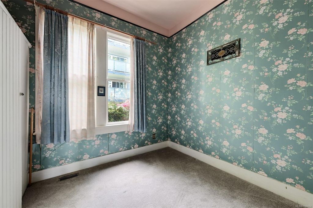 listing image 16040693260273013683