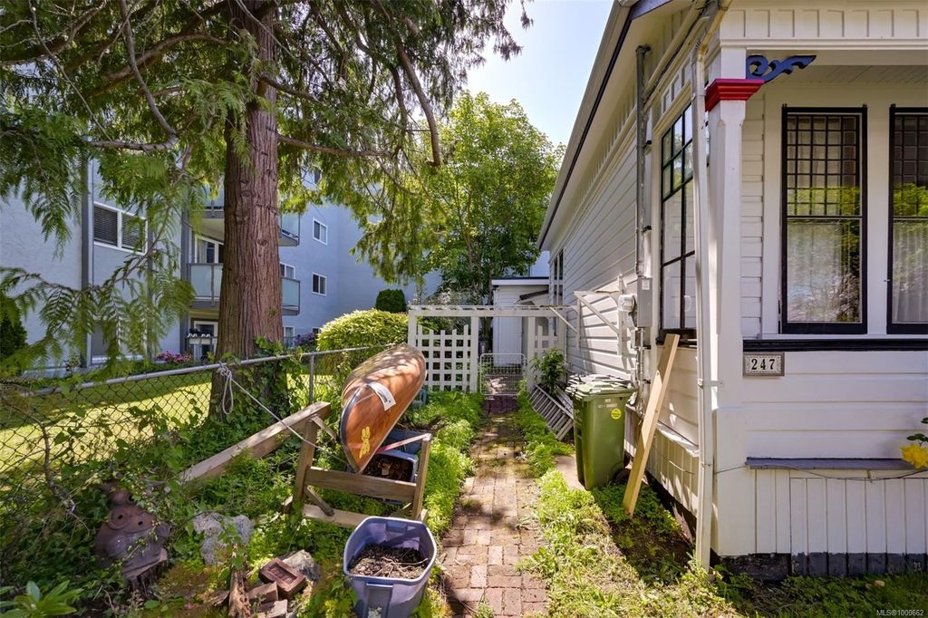listing image 16042382381822471587