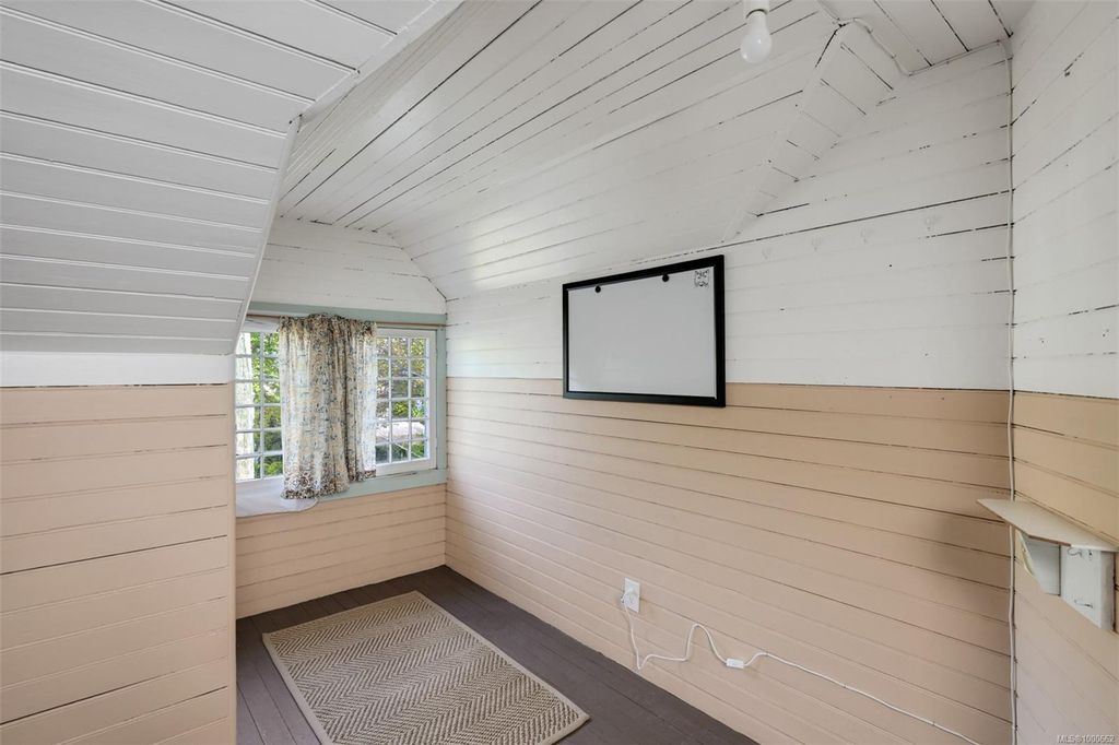 listing image 16049611664489397927
