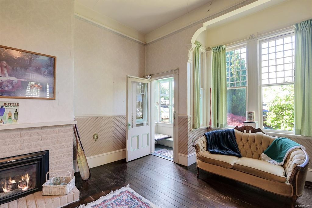 listing image 16041383284090175842