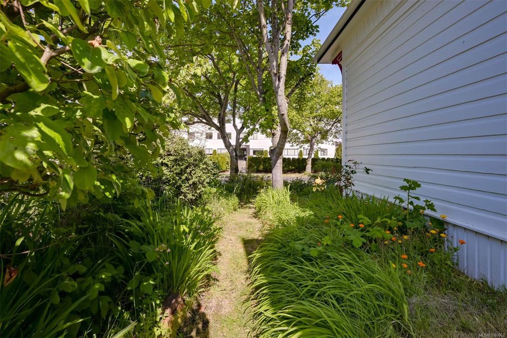 listing image 16045133249219378328