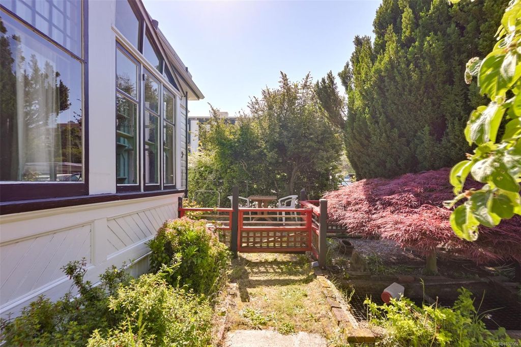 listing image 16043022297750473563